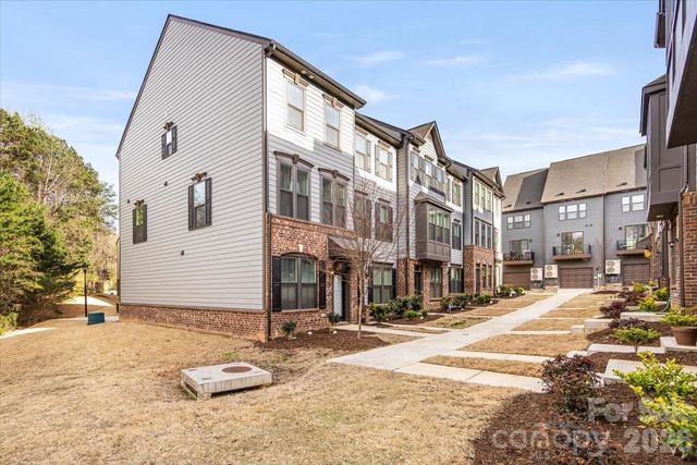 425 Tristram Lane, Charlotte, NC 28205