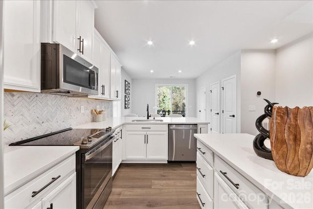 425 Tristram Lane, Charlotte, NC 28205