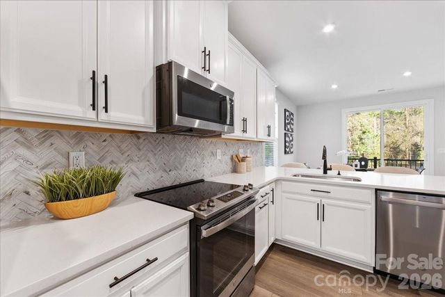 425 Tristram Lane, Charlotte, NC 28205