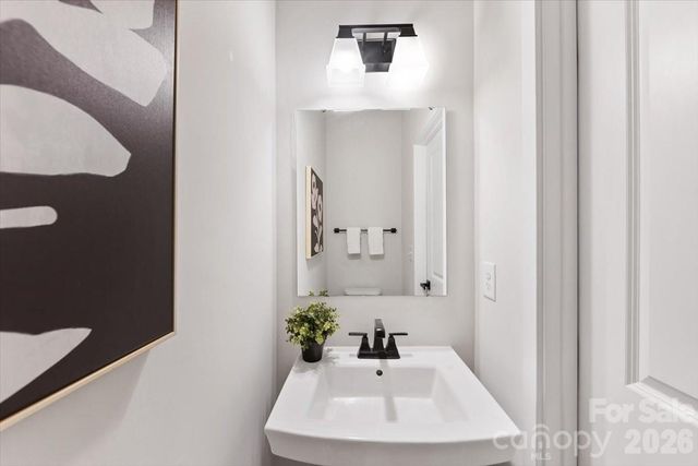 425 Tristram Lane, Charlotte, NC 28205