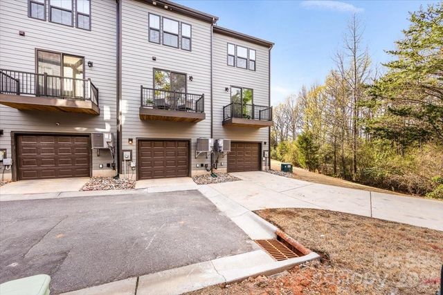 425 Tristram Lane, Charlotte, NC 28205