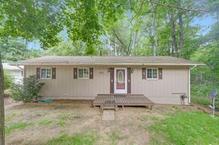 8277 W Ridge Boulevard, Morton Twp, MI 49346