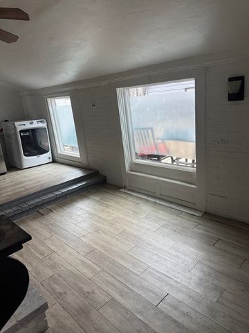 967 Bedford St. 967, Abington, MA 02351