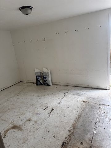 967 Bedford St. 967, Abington, MA 02351