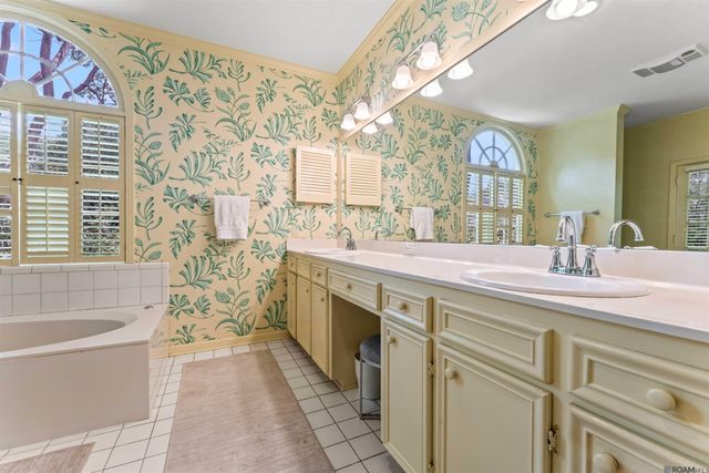 3914 Broussard St, Baton Rouge, LA 70808