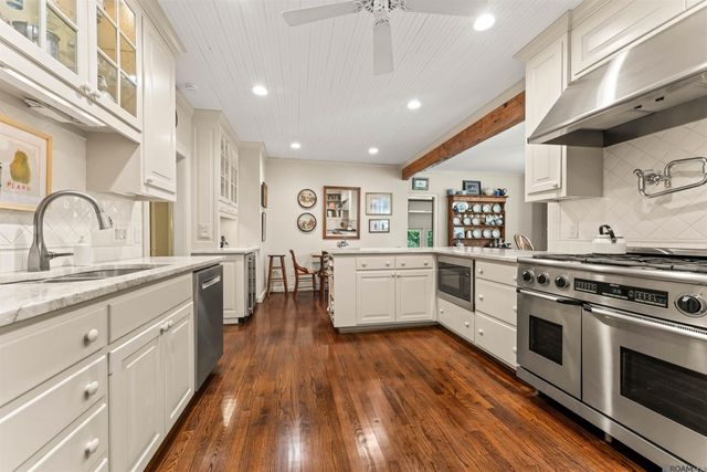 3914 Broussard St, Baton Rouge, LA 70808