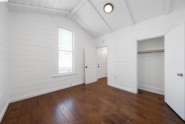 2735 E 11Th St, Oakland, CA 94601