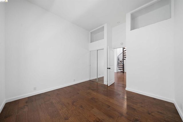 2735 E 11Th St, Oakland, CA 94601