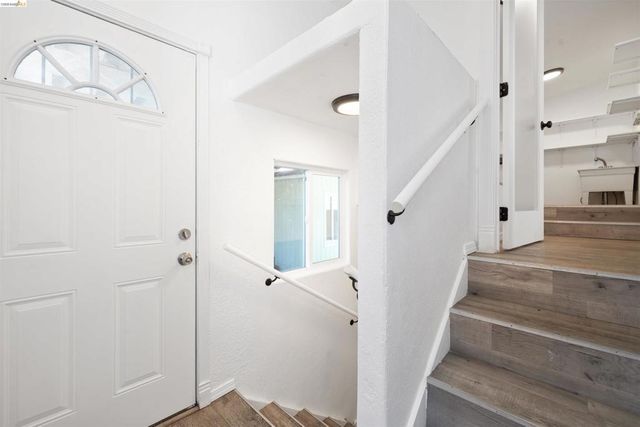 2735 E 11Th St, Oakland, CA 94601