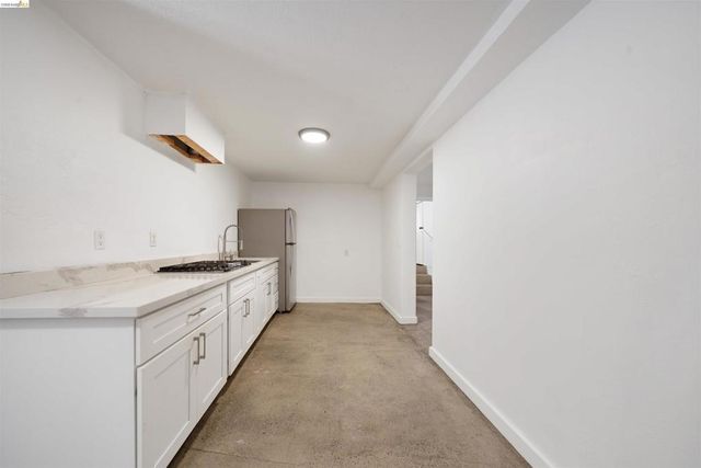 2735 E 11Th St, Oakland, CA 94601