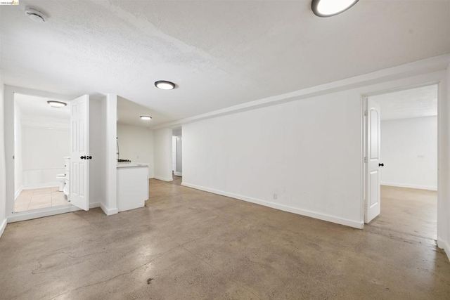 2735 E 11Th St, Oakland, CA 94601