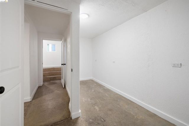 2735 E 11Th St, Oakland, CA 94601