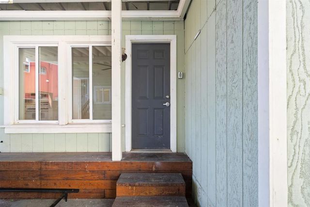 2735 E 11Th St, Oakland, CA 94601