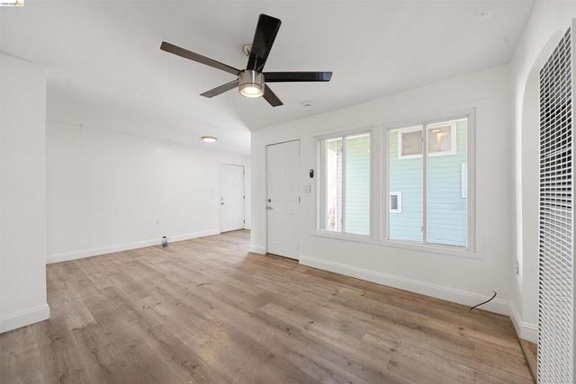 2735 E 11Th St, Oakland, CA 94601