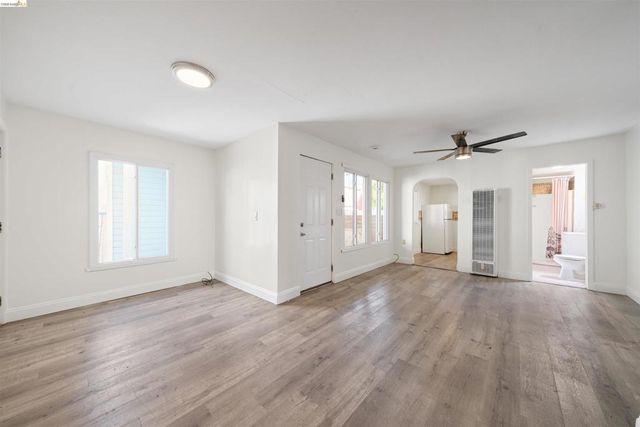 2735 E 11Th St, Oakland, CA 94601