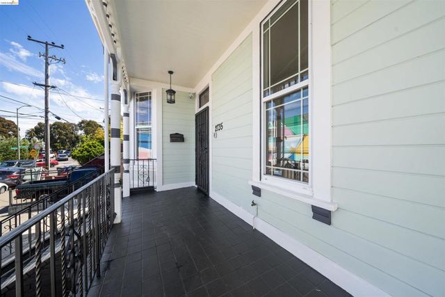2735 E 11Th St, Oakland, CA 94601