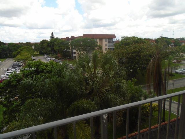 4174 Inverrary Dr 411, Lauderhill, FL 33319