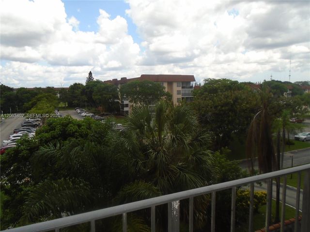 4174 Inverrary Dr 411, Lauderhill, FL 33319