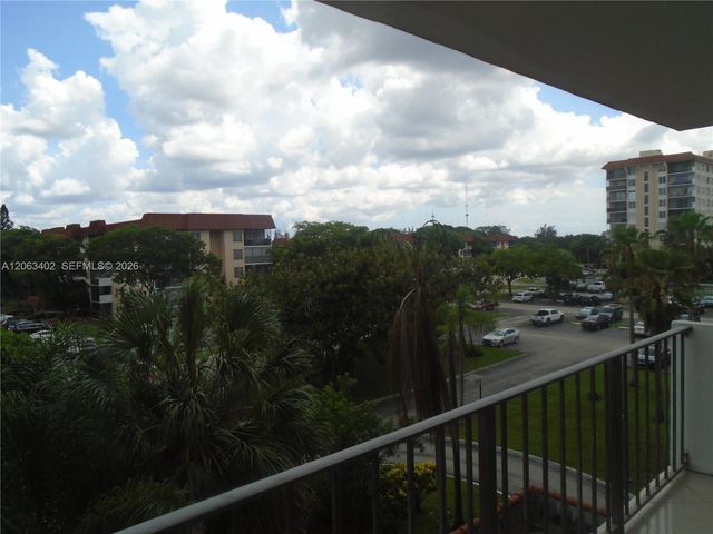 4174 Inverrary Dr 411, Lauderhill, FL 33319