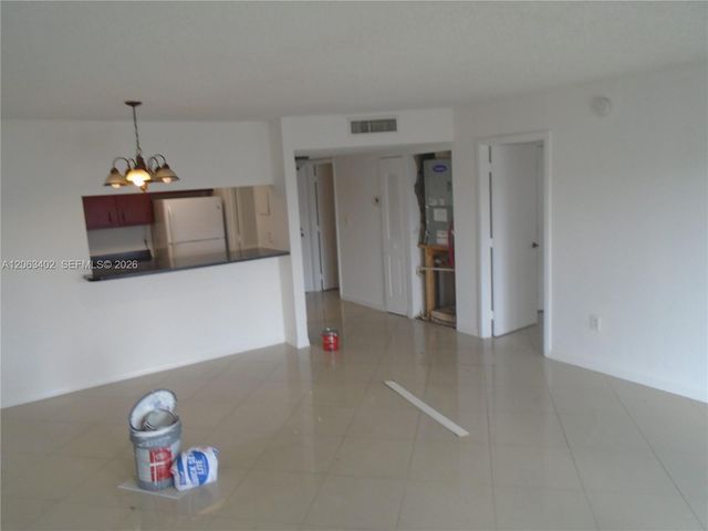 4174 Inverrary Dr 411, Lauderhill, FL 33319