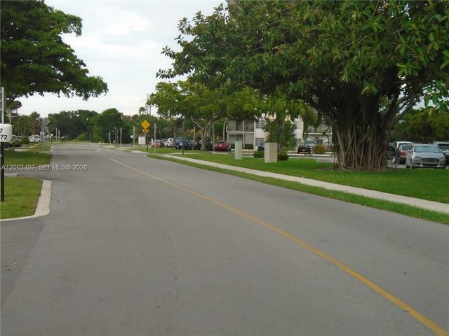4174 Inverrary Dr 411, Lauderhill, FL 33319