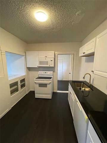 2920 Garfield Avenue, Kansas City, MO 64109