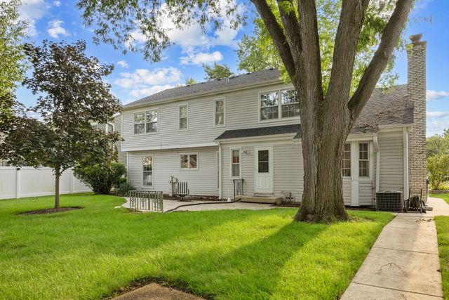 1567 Orth Drive, Wheaton, IL 60189