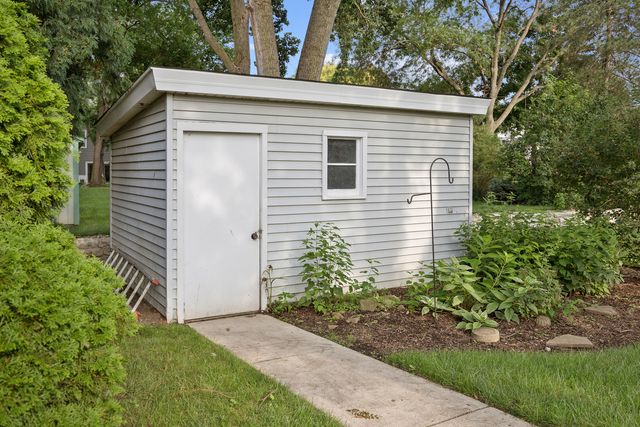 1567 Orth Drive, Wheaton, IL 60189