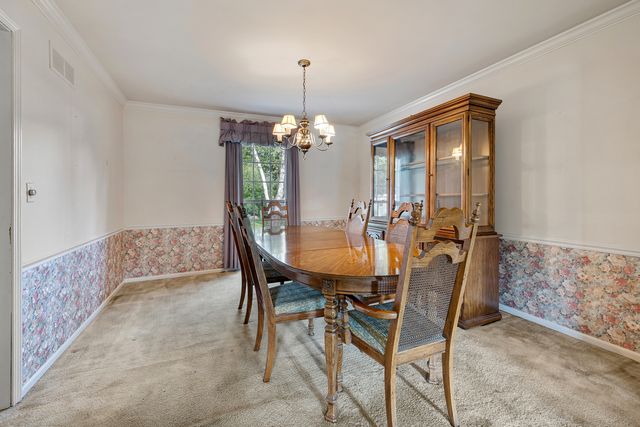 1567 Orth Drive, Wheaton, IL 60189