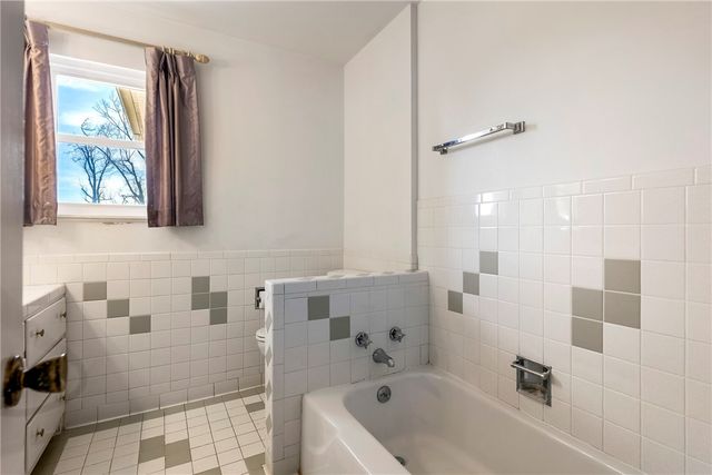 905 S 15th Street, Rogers, AR 72758