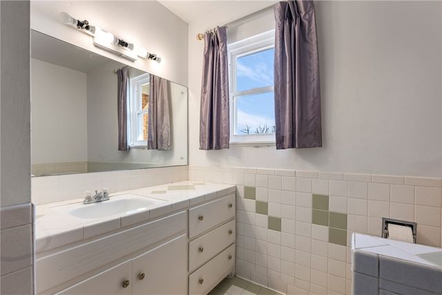 905 S 15th Street, Rogers, AR 72758