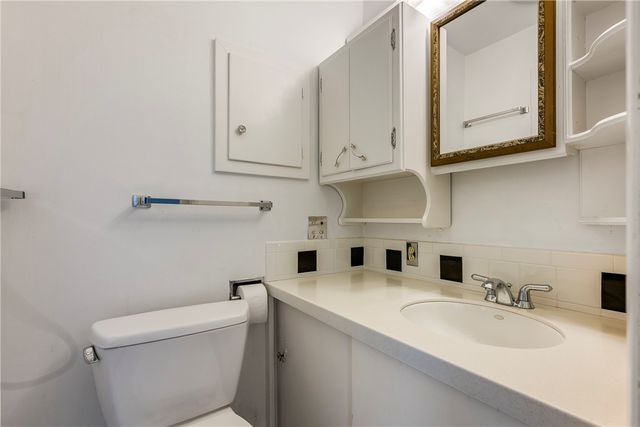 905 S 15th Street, Rogers, AR 72758