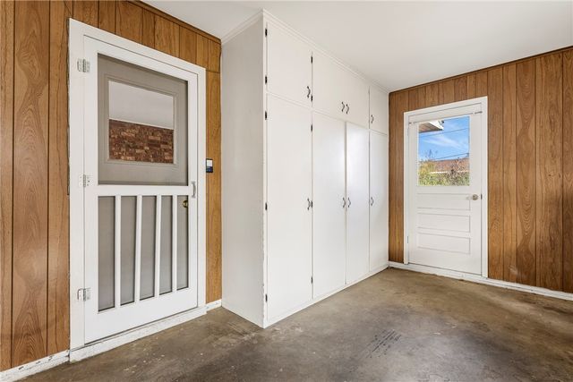 905 S 15th Street, Rogers, AR 72758