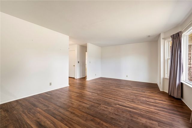 905 S 15th Street, Rogers, AR 72758