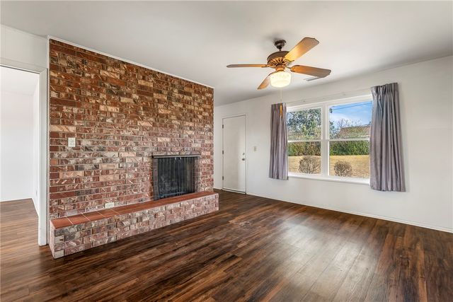 905 S 15th Street, Rogers, AR 72758