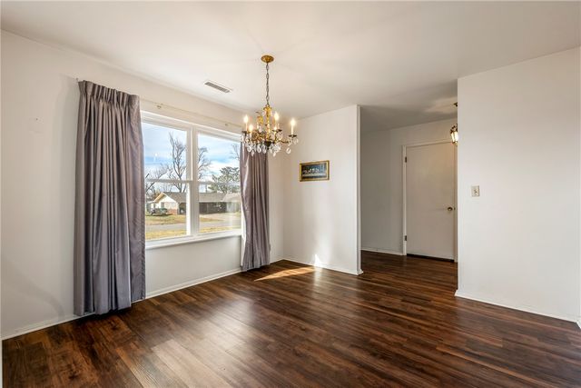 905 S 15th Street, Rogers, AR 72758