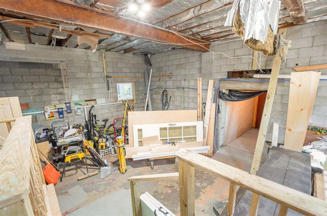 1342 S Parkway Street, Muskegon, MI 49442