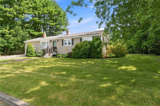 9 Eileen Drive, North Kingstown, RI 02852
