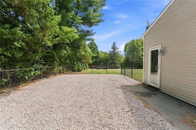 9 Eileen Drive, North Kingstown, RI 02852