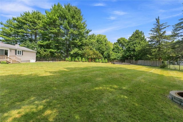 9 Eileen Drive, North Kingstown, RI 02852