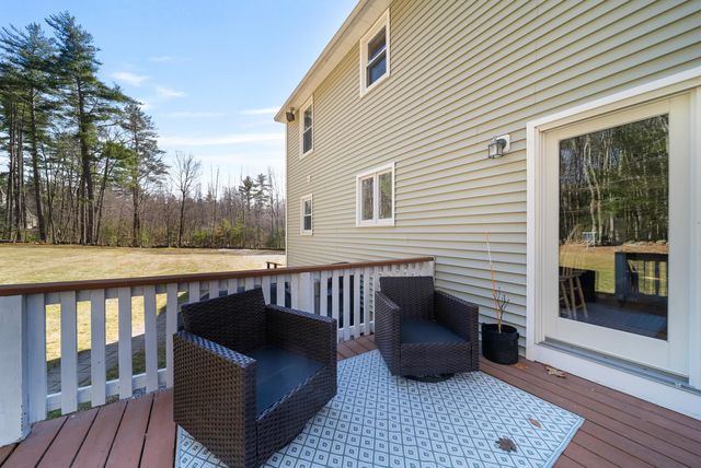 916 River Road, Weare, NH 03281