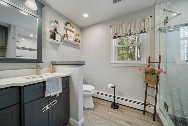 916 River Road, Weare, NH 03281