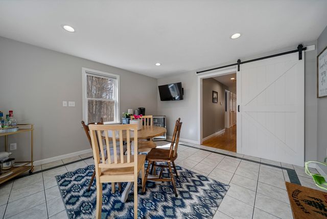 916 River Road, Weare, NH 03281