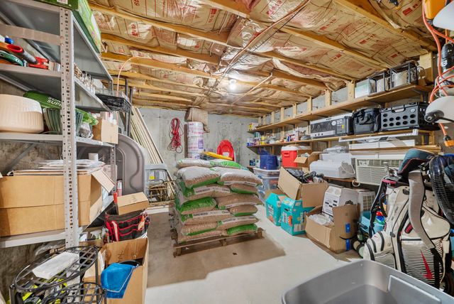 916 River Road, Weare, NH 03281