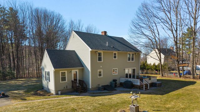 916 River Road, Weare, NH 03281