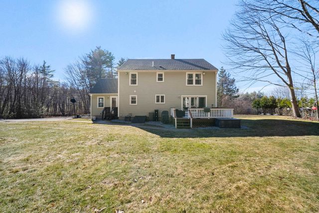 916 River Road, Weare, NH 03281