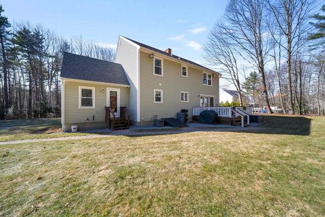 916 River Road, Weare, NH 03281