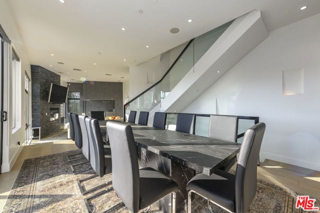 2271 Gloaming Way, Beverly Hills, CA 90210