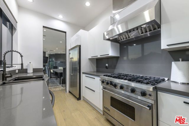 2271 Gloaming Way, Beverly Hills, CA 90210