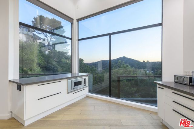 2271 Gloaming Way, Beverly Hills, CA 90210